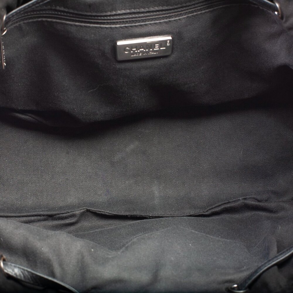 Authentic Chanel Matelasse Haraco Black Chain Shoulder Tote Bag - Picture 4 of 10